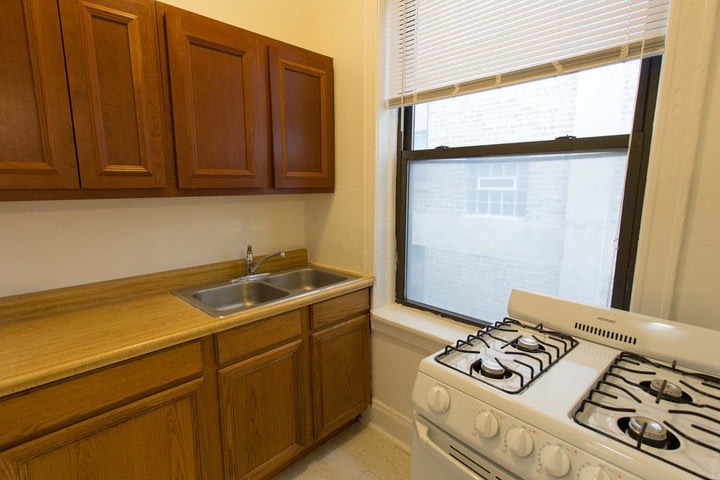 5457-5459 S. Blackstone Avenue – 54570ba