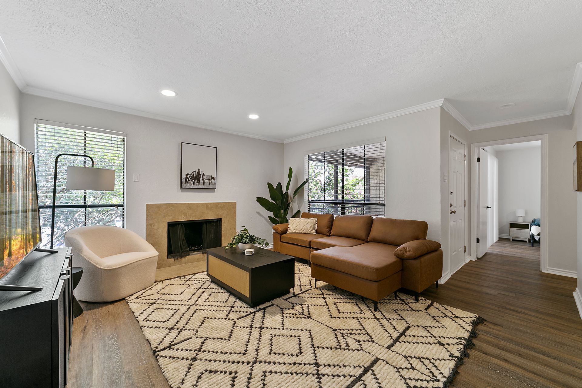 Lakeside Apartments – 2131