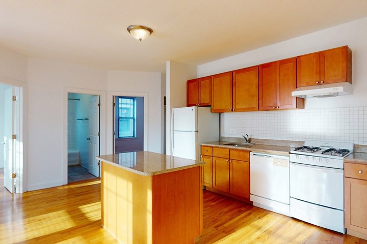 Woodlawn Court – 28-2E