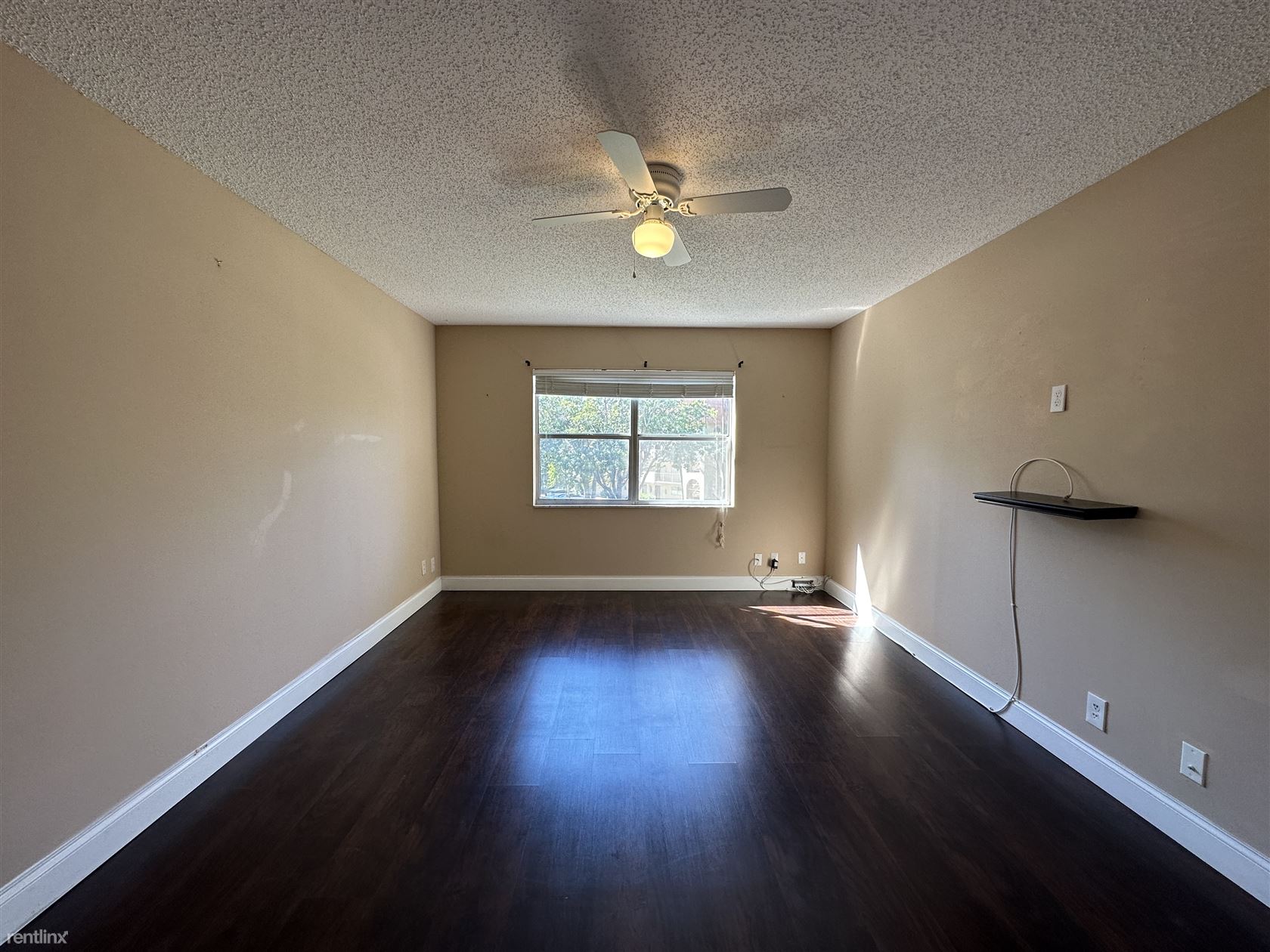 5961 N Falls Cir Dr – 309