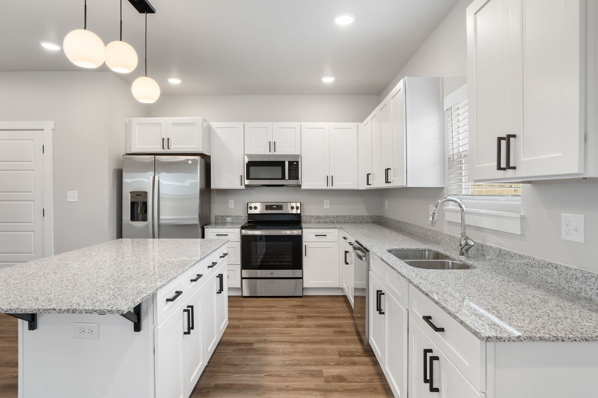 BIRDMASTER DRIVE RESIDENCES – 839