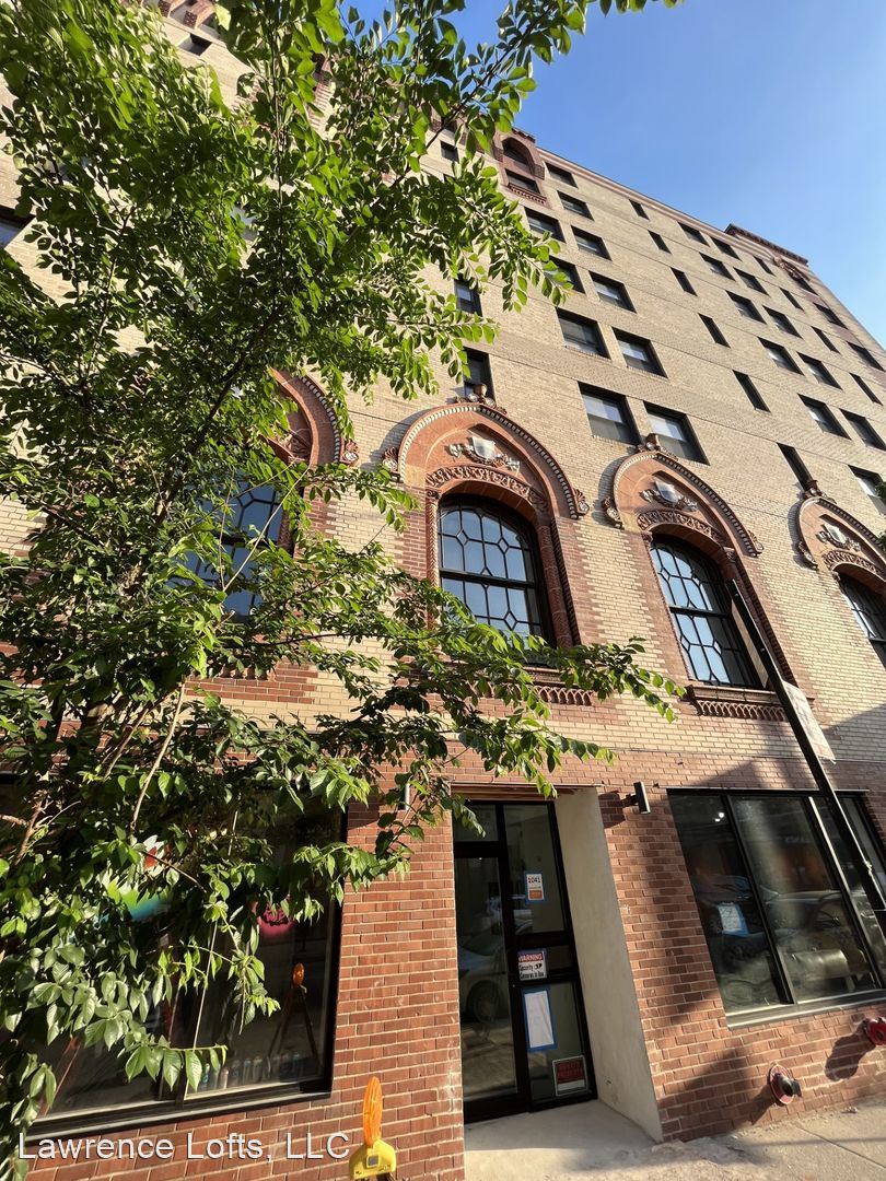 Lawrence Lofts – Studio