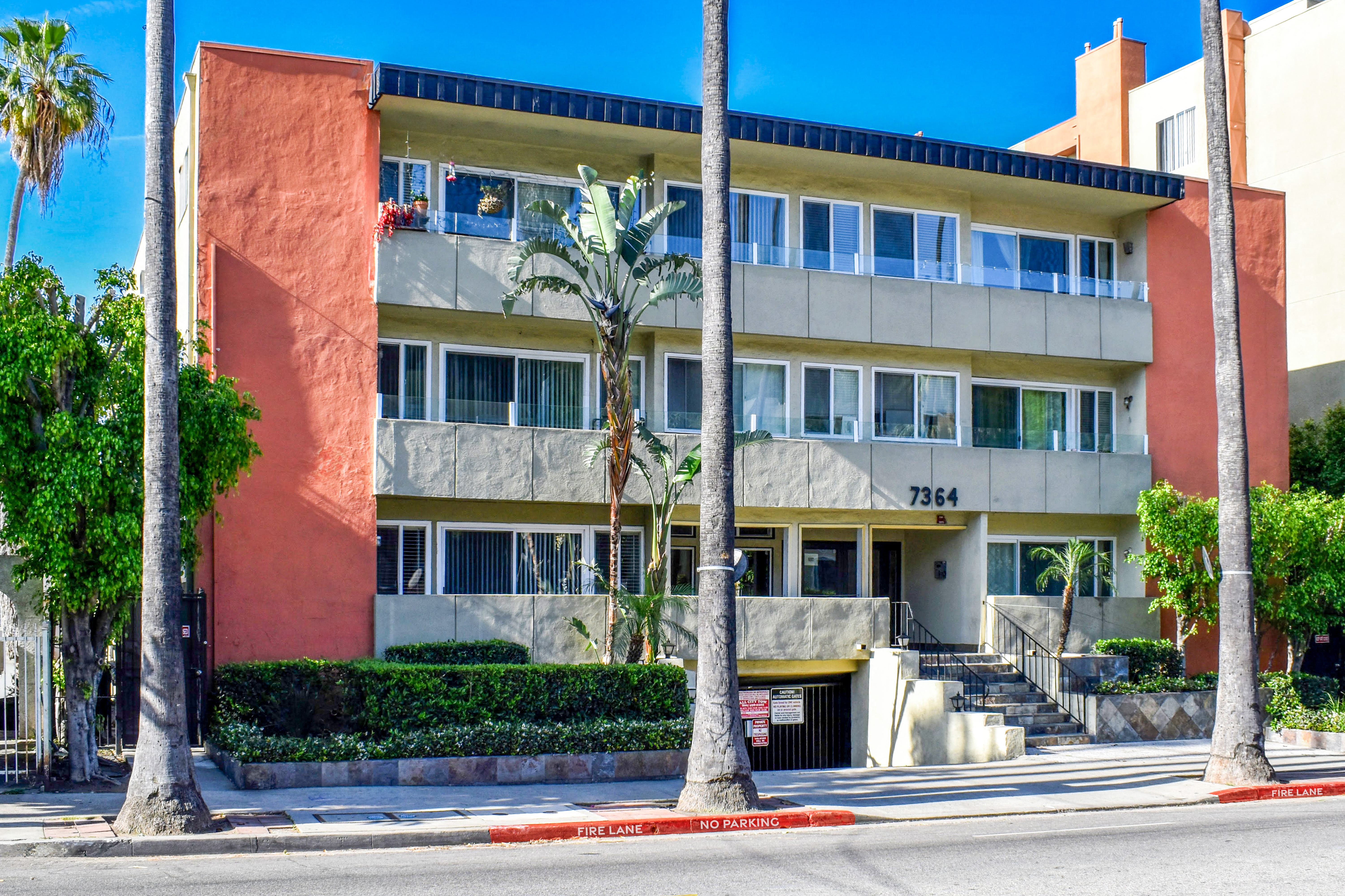 7364 Hollywood Apartments – 307