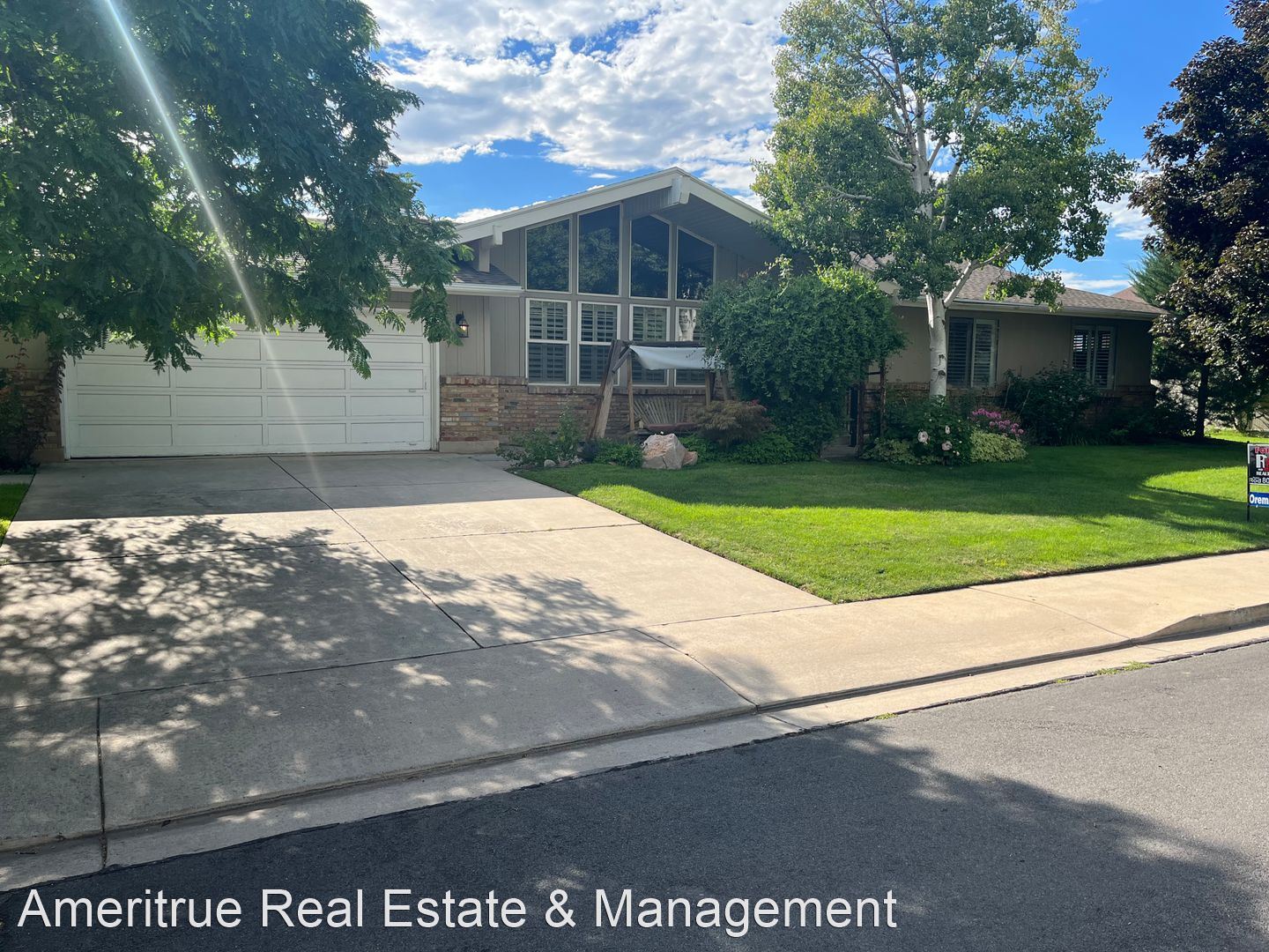 2 Bedroom 1 Bathroom Basement Apartment – 1