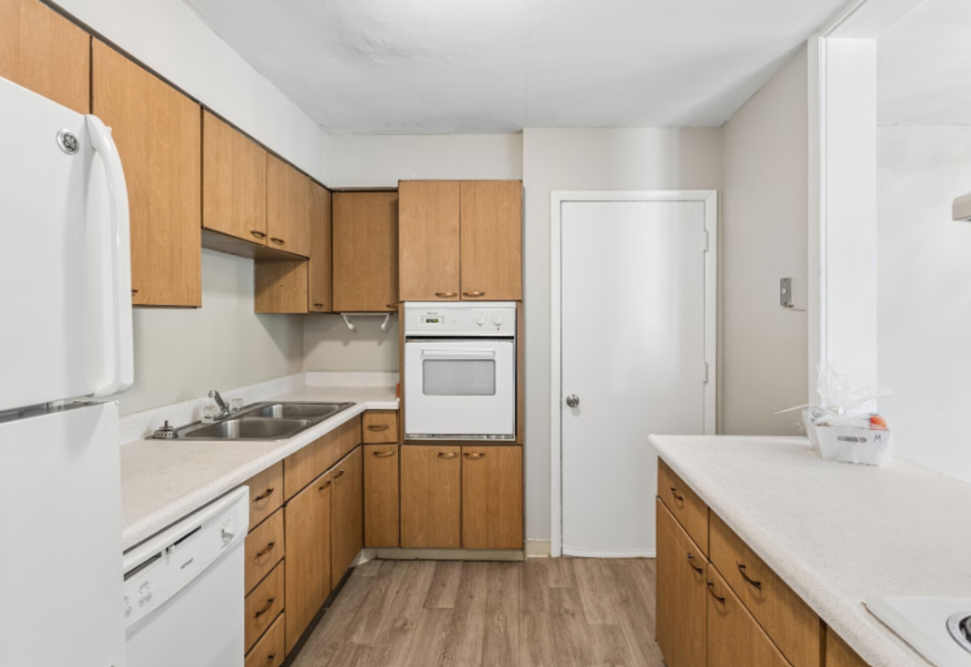 Mora Mi – 3 beds, 2.5 baths, $1050