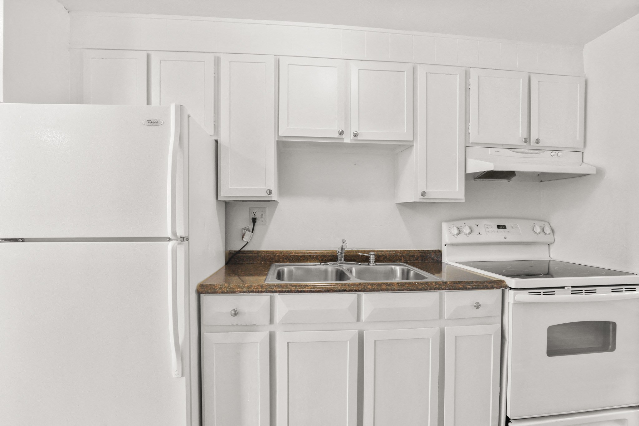 Royal Chateau Apartments – 104