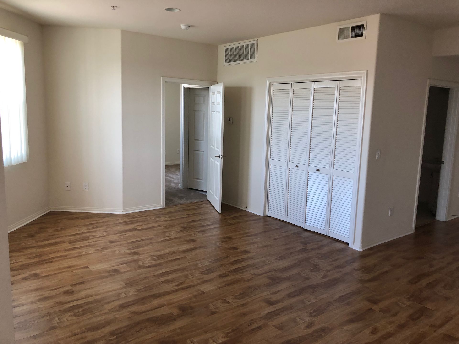 Glenoaks Villas – 8714-107