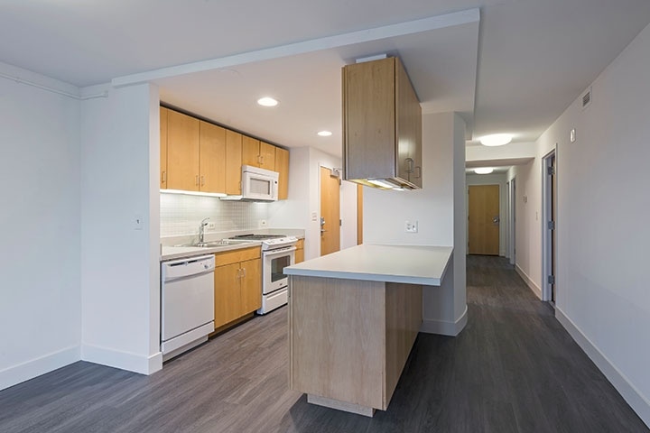 1400 E. 57th Street – 502