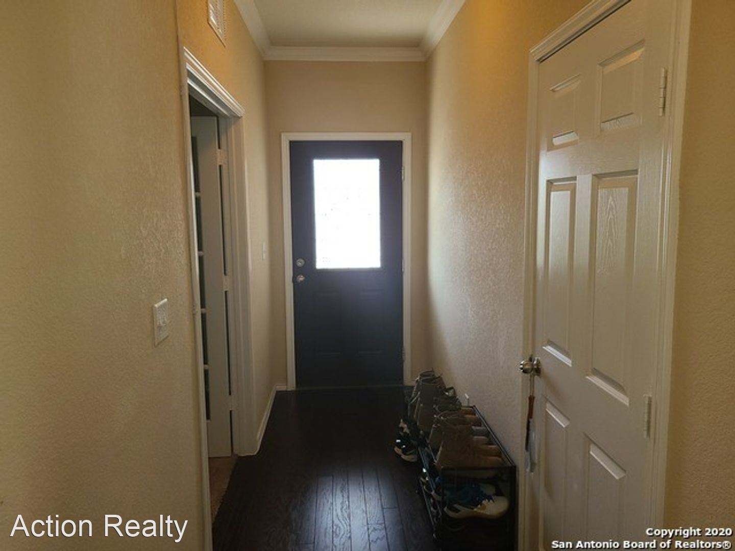4 Bedroom w/Office & Gameroom! – 4 beds, 2.5 baths, $1975