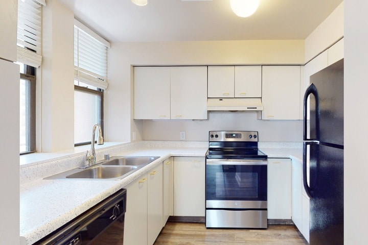 Kingsbury Apartments – 501-604
