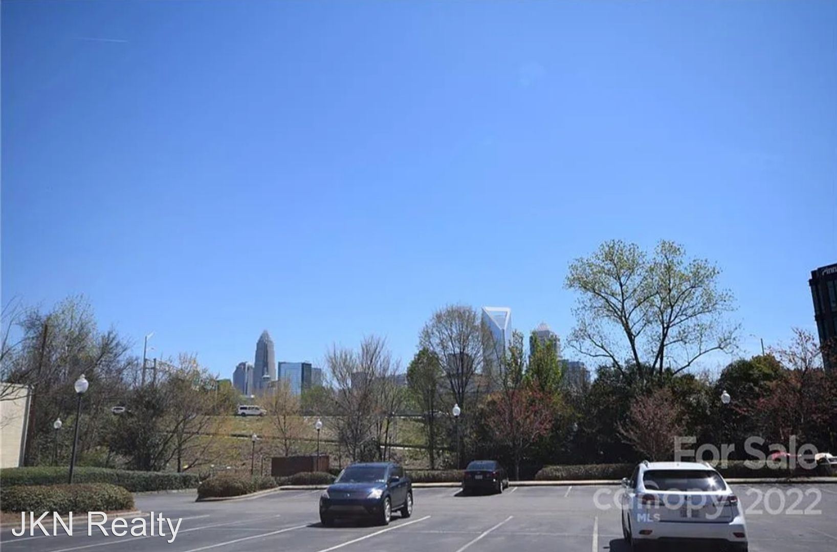 Beautifully Updated And Clean Top Floor Studio Minutes From Uptown And Historic Wesley Heights Neighborhood – Studio, 1 bath, $1175