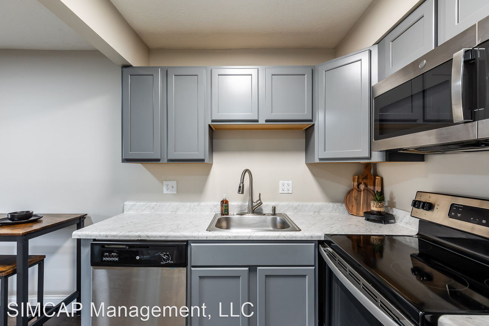 605 Hanna Ave Apartments – 03