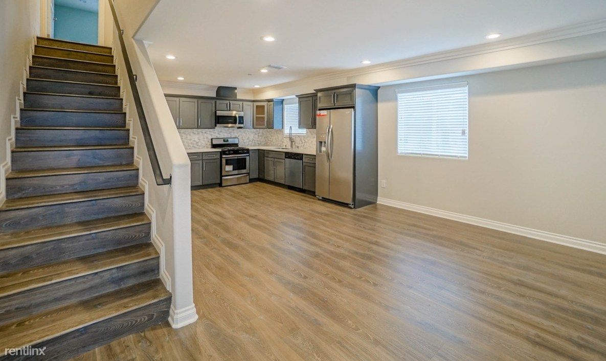 1118 West 39th Place – 3 Bed