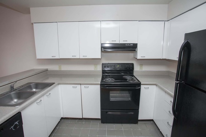 Kingsbury Apartments – 525-303
