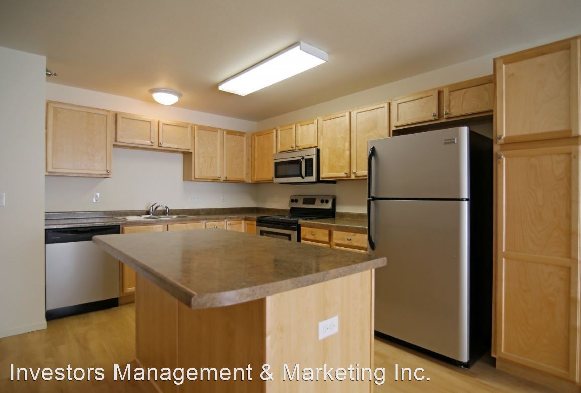 Collins Place Apartments – 2 beds, 2 baths