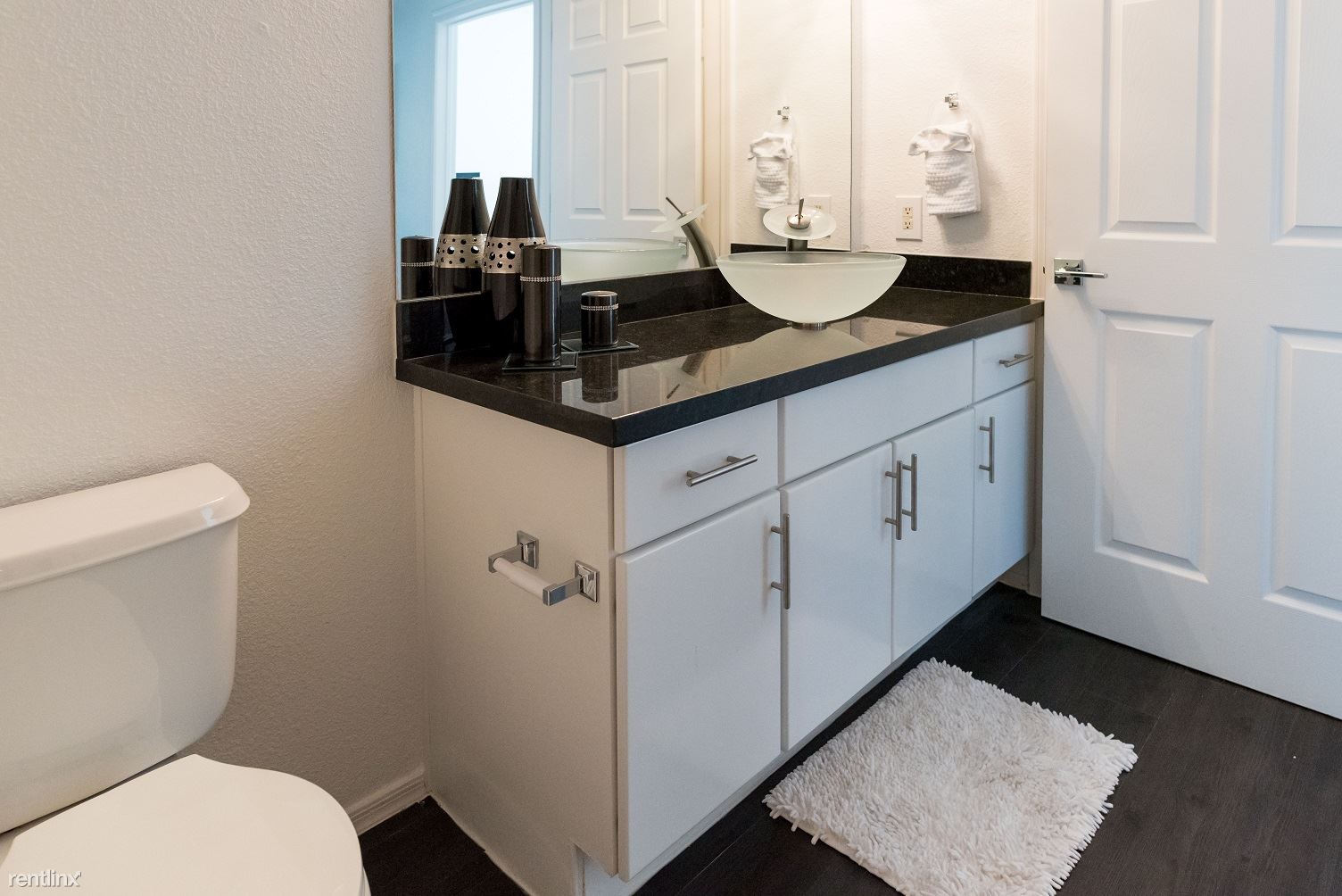 5401 E VAN BUREN Street – 1099