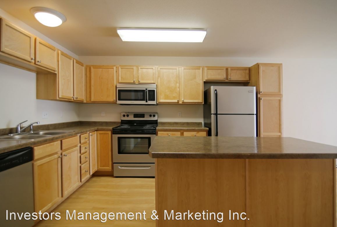Collins Place Apartments – 2 beds, 1 bath