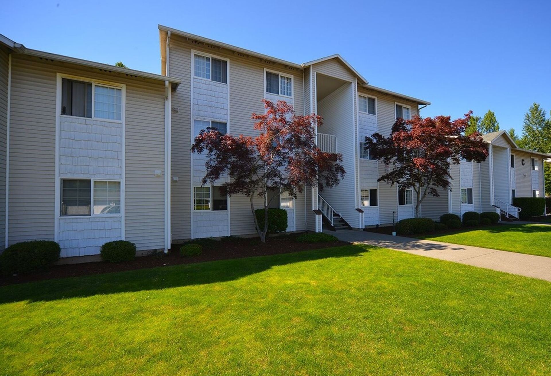Alderbrook – 3 beds, 2 baths, $2350