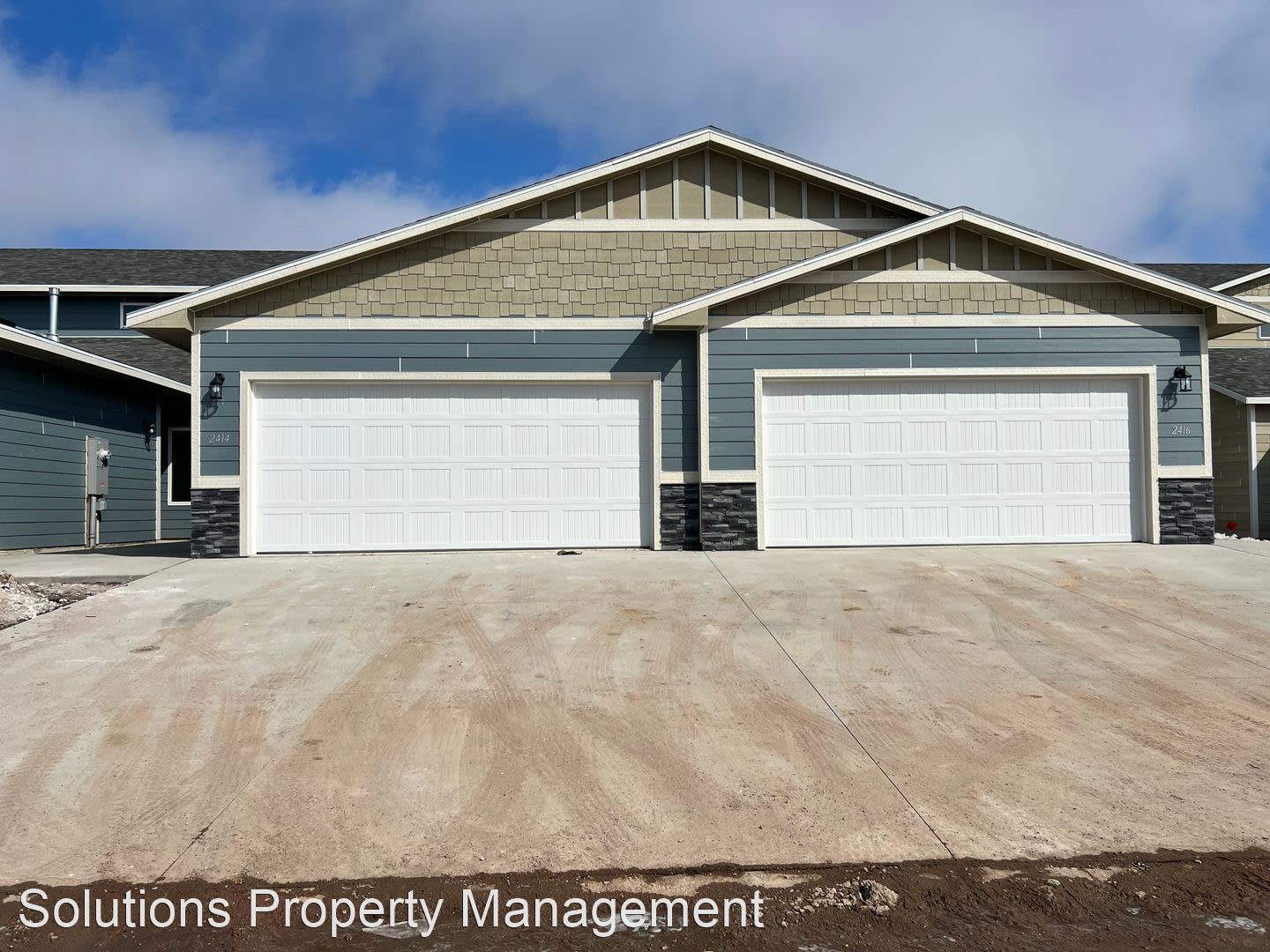 Modern 3 Bedroom Copalis Townhomes with Main-Level Primary Suite – 2412