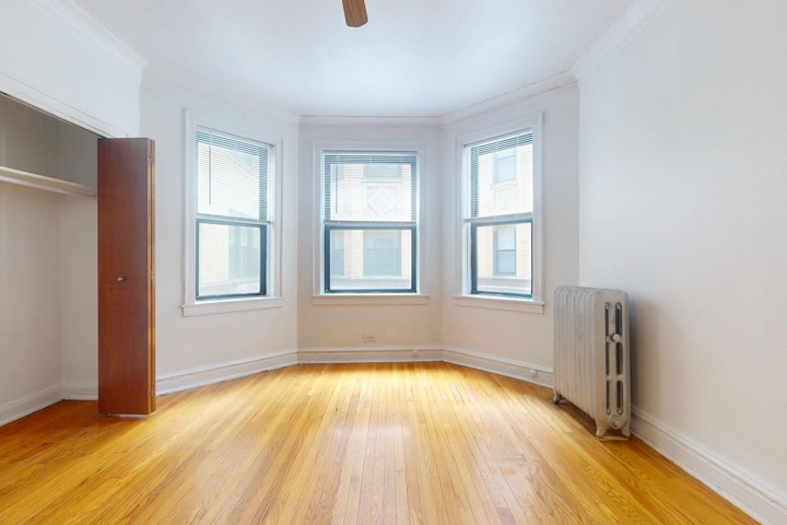 5415 S. Woodlawn Avenue – 5421-1B