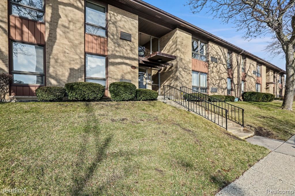 1565 Cherboneau Place – 60