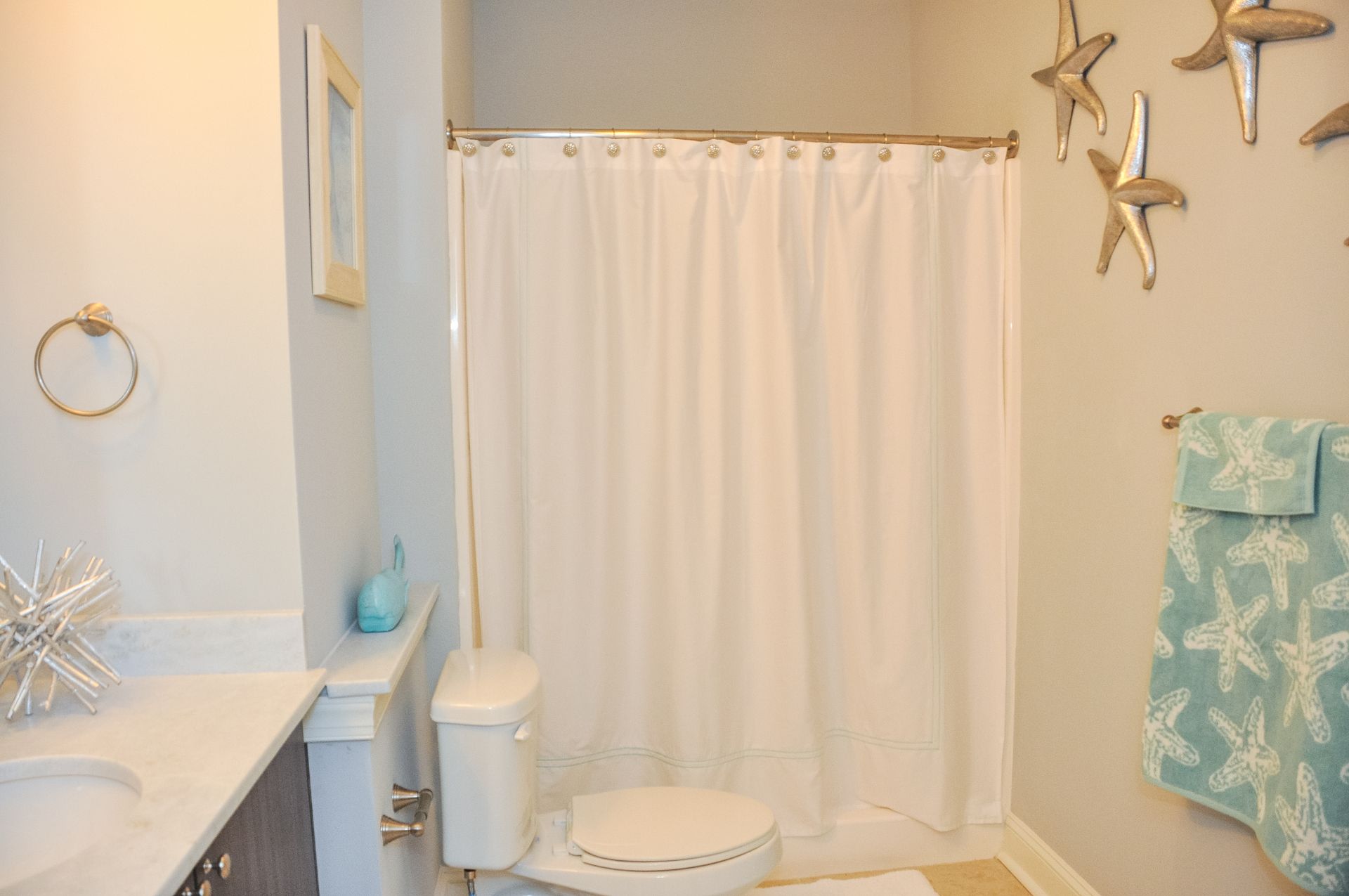 Aqua on 25th – 2 beds, 2 baths, $2605