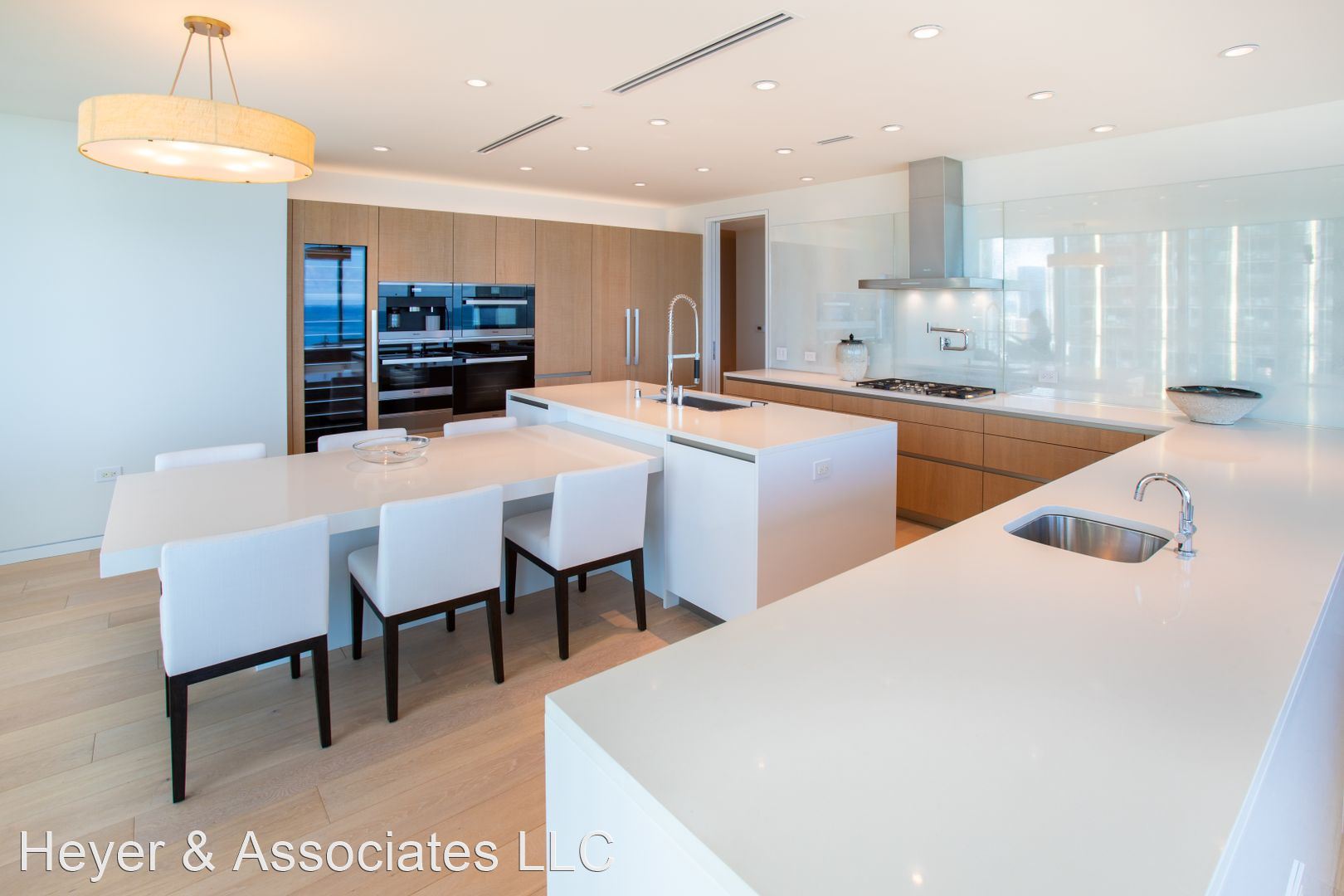 1 BD / 2 BA / 1 PK, Furnished – 1 bed, 2 baths, $7500