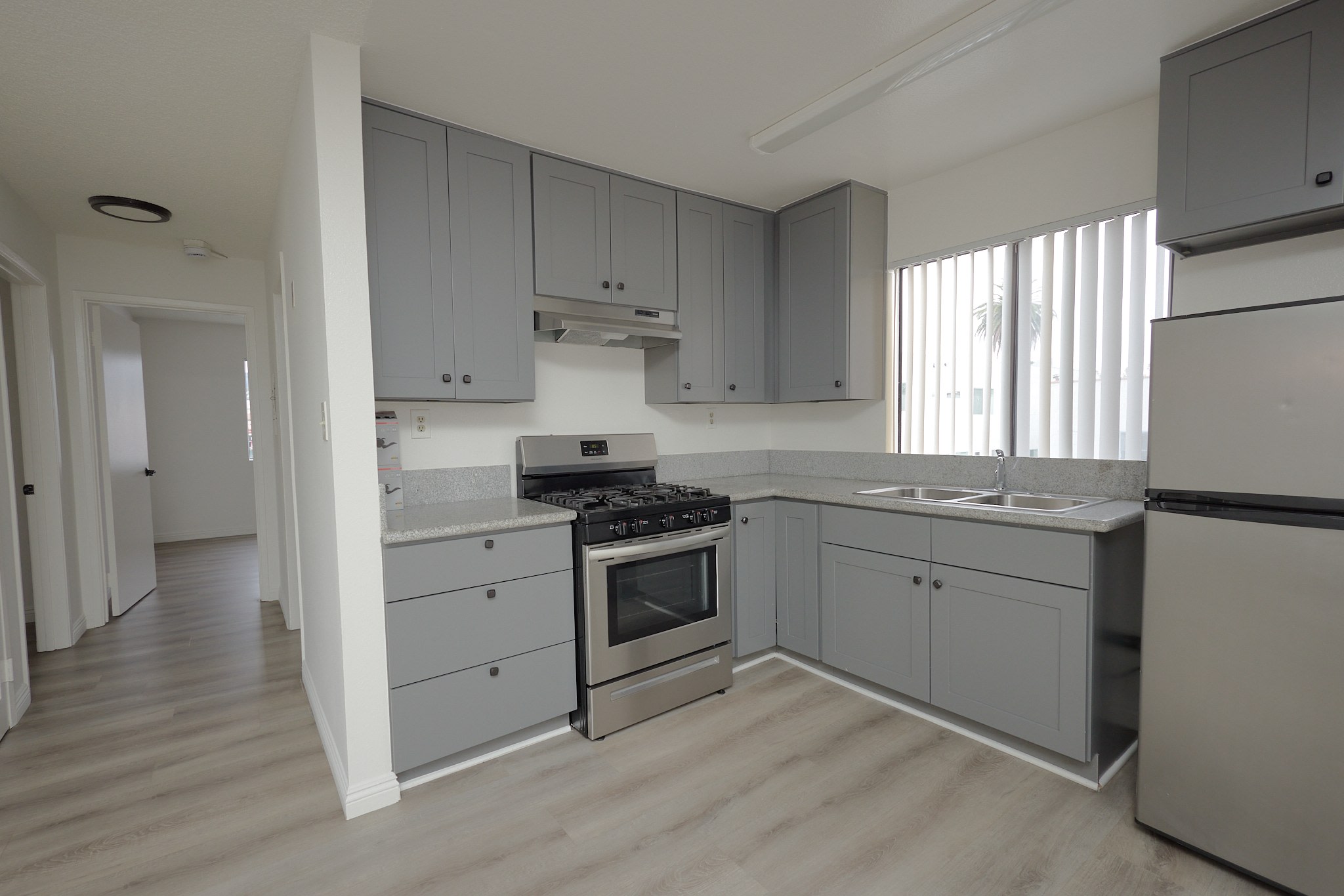 1406 N. Serrano – 206