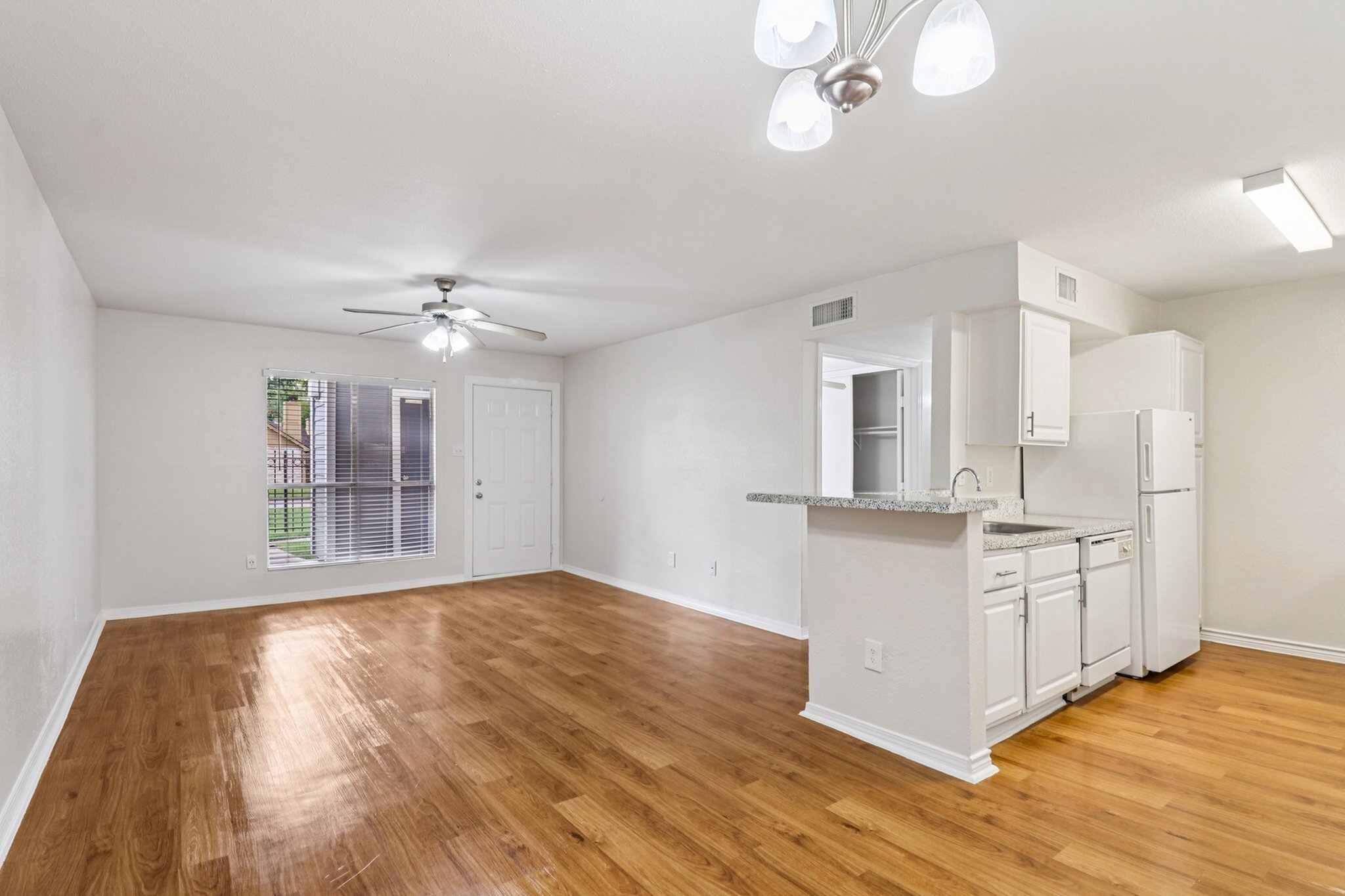 Lakewood Apartments – 413