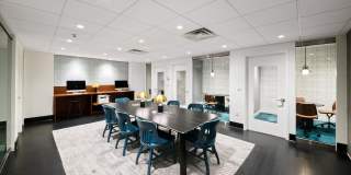 10 Hanover Square Gallery 25