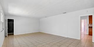 Come see this beautiful 4/2 single family home Gallery 9
