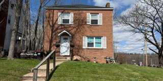 325 E Englewood Ave, New Castle, PA 16105-2169, Lawrence County Gallery 1