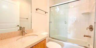 Fantastic Spacious 2 bed 2 bath condo in prime Sherman Oaks - Studio City with Pool and Gym! Gallery 25
