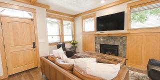 Live the ultimate Westside Bend lifestyle! Gallery 6