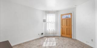 3249 Encinal Ave #B - 1 bedroom | 1 bath | Lower front unit Gallery 5