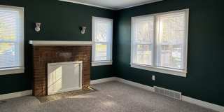 4Bd/1Ba Two Story Home - For Viewing! Gallery 4
