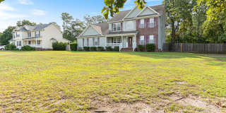 4 Bedrooms with a Bonus Room!  2-Story Home in the Persimmon Hill Subdivision! Move In Ready!! Gallery 1