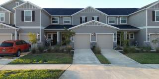 Stunning 2/2.5 Townhouse near Oakleaf! Stunning 2/2.5 Townhouse near Oakleaf! Gallery 1
