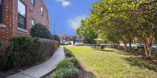 1301 Adams St Ne Gallery 19