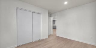 239-237 E 65th St Gallery 16