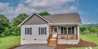 3 BED/2 BATH ONE-LEVEL LIVING WITH MOUNTAIN VIEWS Gallery 1