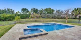 Great Pool Home with excellent lake View in Heron Bay, Parkland Gallery 5