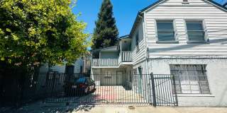 Come View This Perfect 2 Bedroom 1 Bath Located In the Heart of Downtown!! Gallery 1