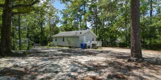 Charming 2 Bedroom Home, close to USC & located on a Large Lot! Gallery 32