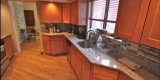 2206 Sarah Street Gallery 27