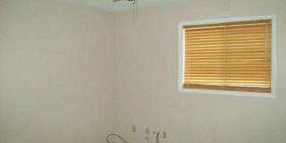 Spacious 4 Bed Home with Pool & Arizona Room Gallery 8