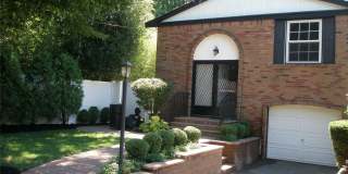 4924 Express Dr S Gallery 1