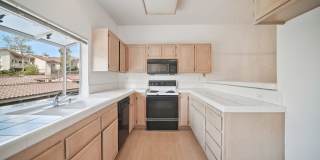 Spacious Townhome Located in the Highly Desirable Shadow Ridge Community of Oak Park Gallery 38