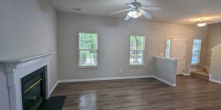 CORNELIUS 3 BEDROOM 2.5 BATH W/FENCED YARD Gallery 5