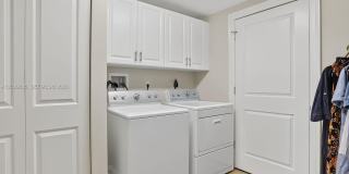 1200 Hillsboro Mile Gallery 25